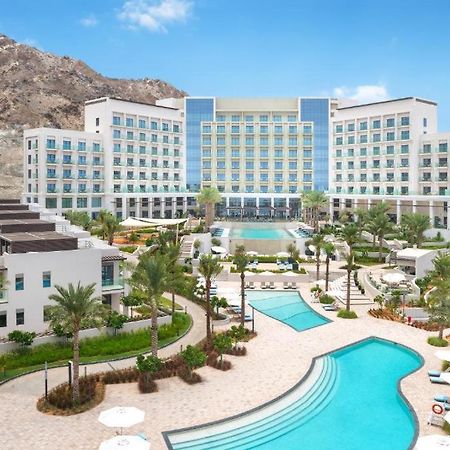 Ocean Mountain View Apartment At The Address Fujairah Luaran gambar