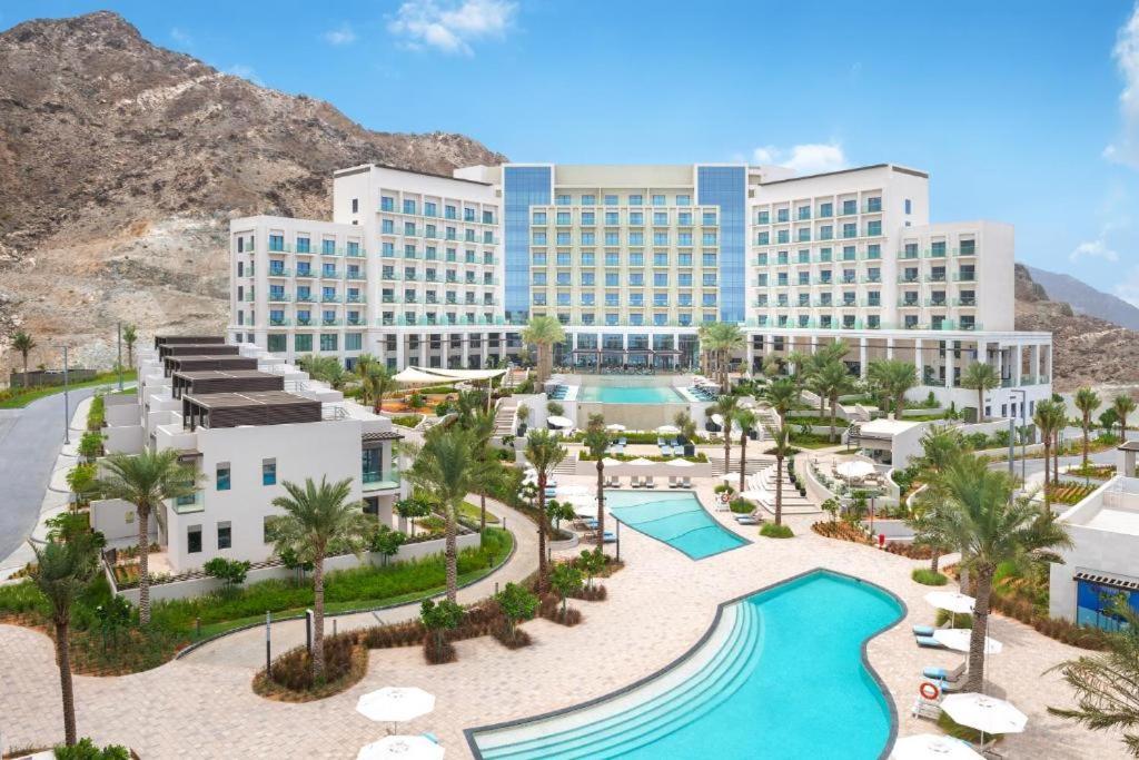 Ocean Mountain View Apartment At The Address Fujairah Luaran gambar